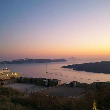Santorini Pleasure Studios Fira  Esterno foto