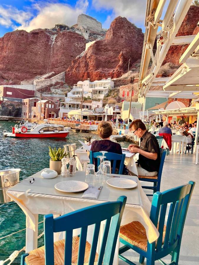 Santorini Pleasure Studios Fira  Esterno foto