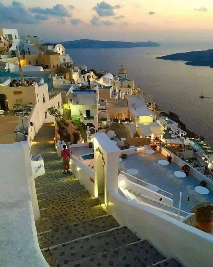 Santorini Pleasure Studios Fira  Esterno foto