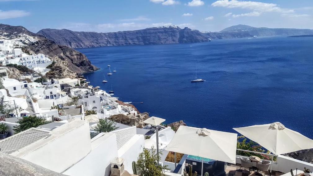 Santorini Pleasure Studios Fira  Esterno foto