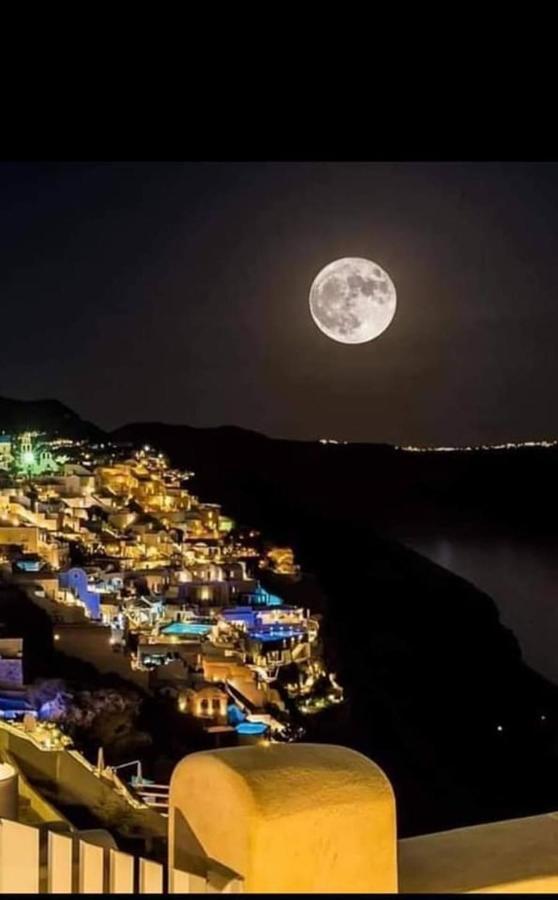 Santorini Pleasure Studios Fira  Esterno foto